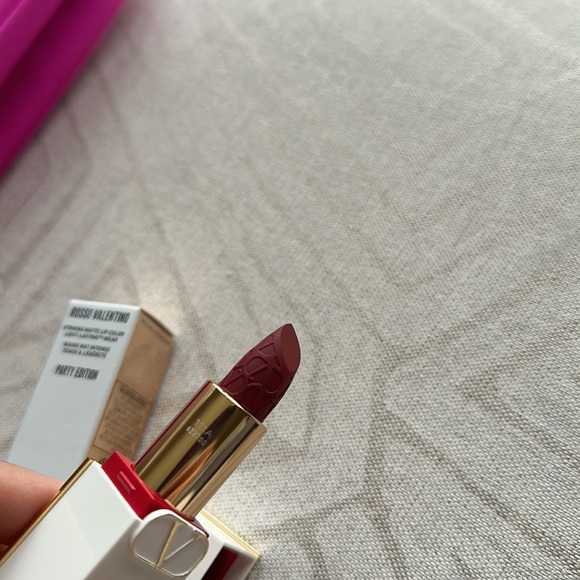 ROSSO VALENTINO EXCLUSIVE PARTY EDITION LIPSTICK undressed velvet matte 111A - Picture 5 of 16